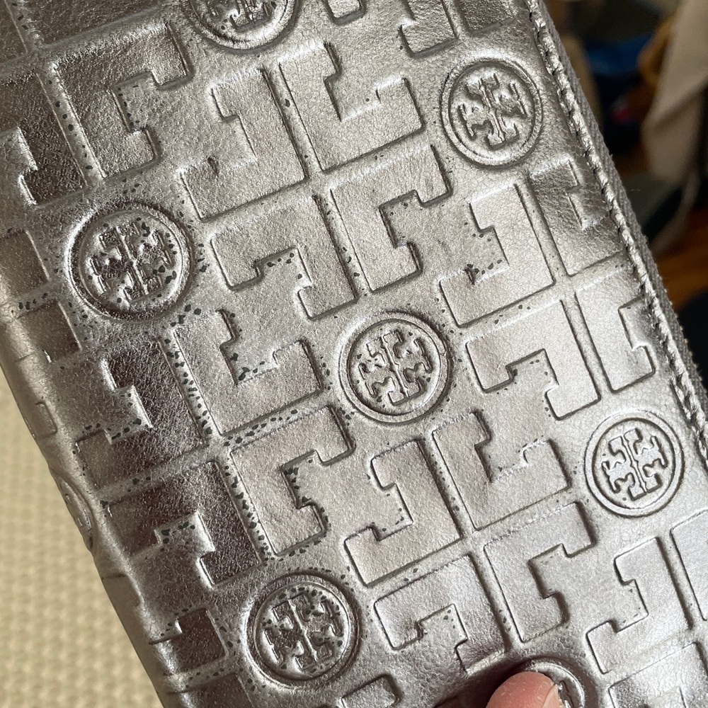 Tory Burch gray metallic continental zip wallet retail $ 195 - Picture 10 of 11
